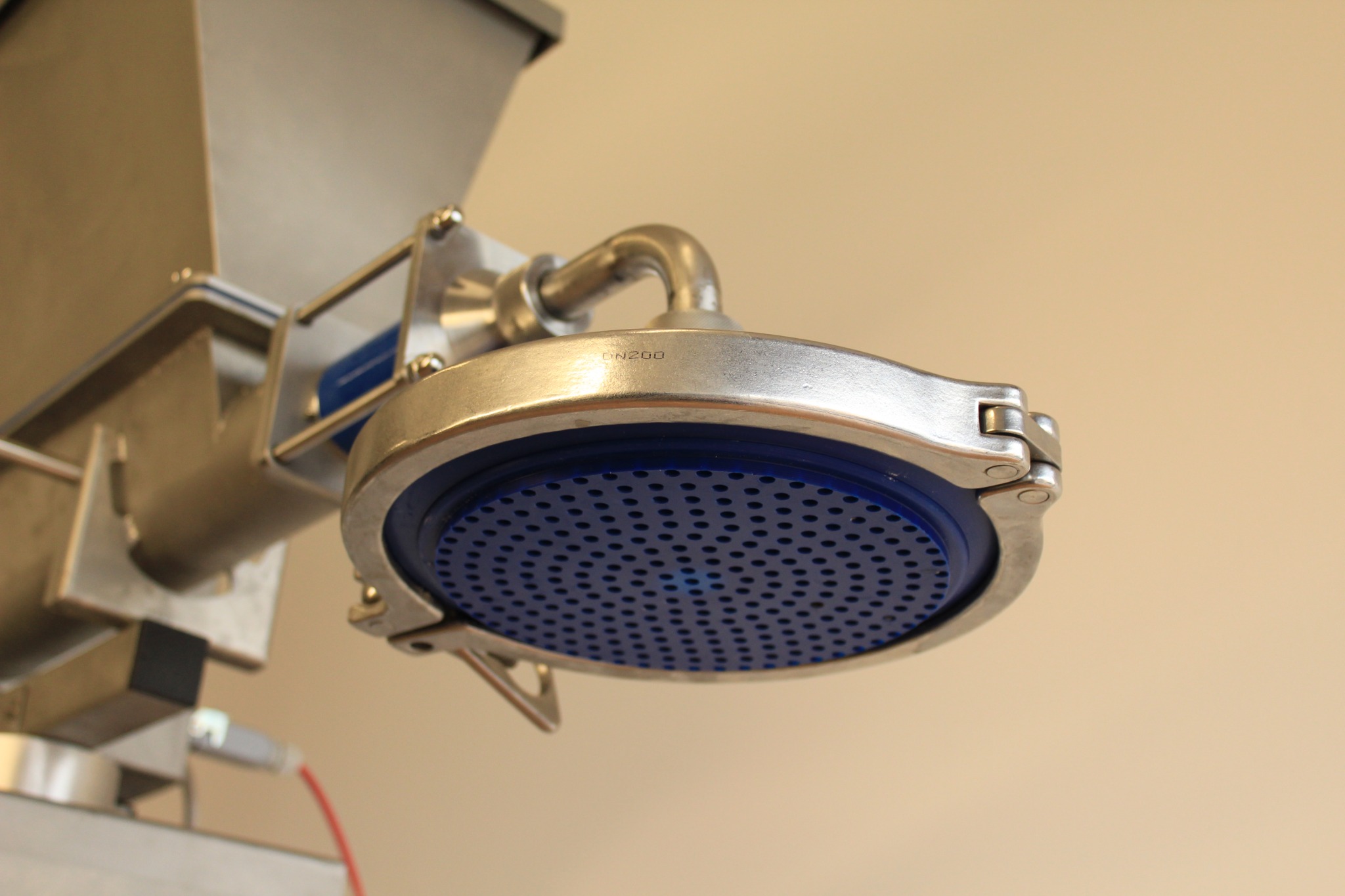 Glassatore con piastra forata blu